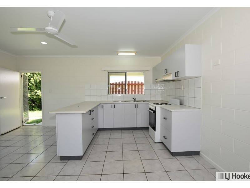 102 Tully Heads Road, Tully Heads QLD 4854