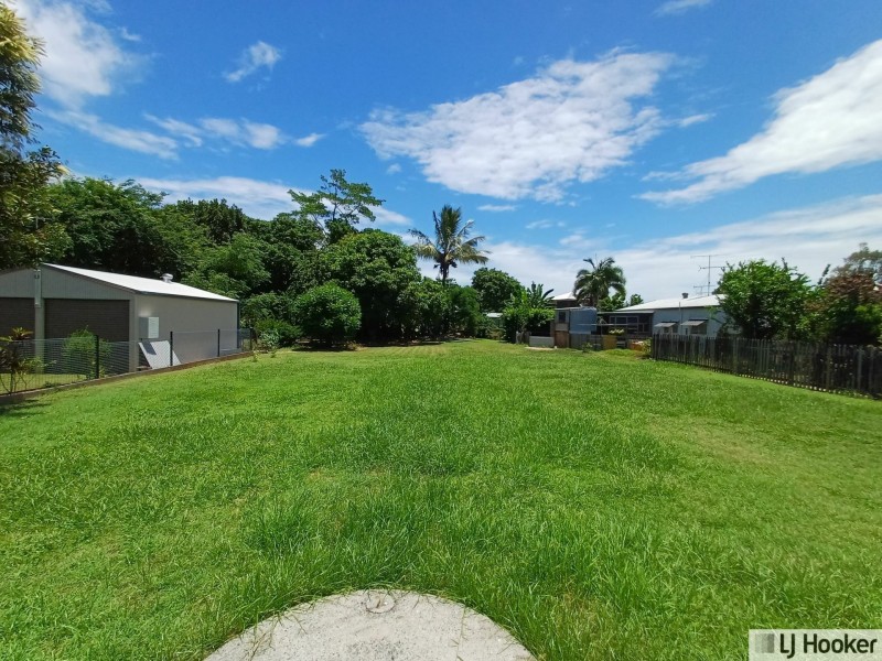 102 Tully Heads Road, Tully Heads QLD 4854