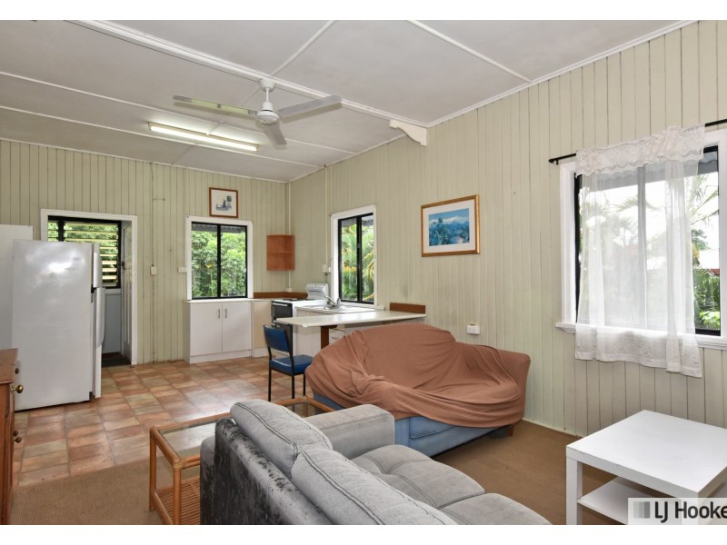 Unit 1 & 2/7 Blackman Street, Tully QLD 4854