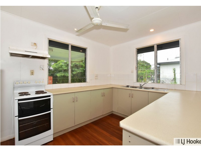 8 King Street, Tully QLD 4854