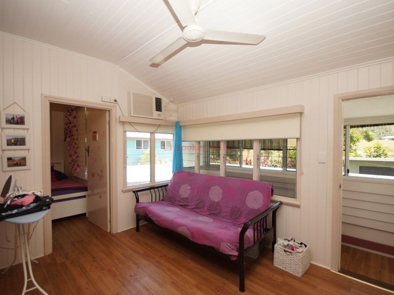 135 Bryant Street, Tully QLD 4854