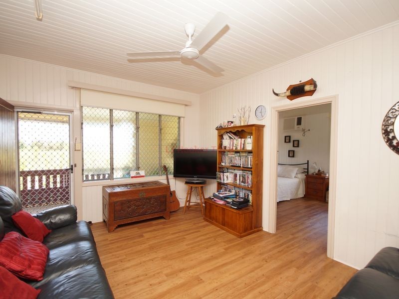 135 Bryant Street, Tully QLD 4854