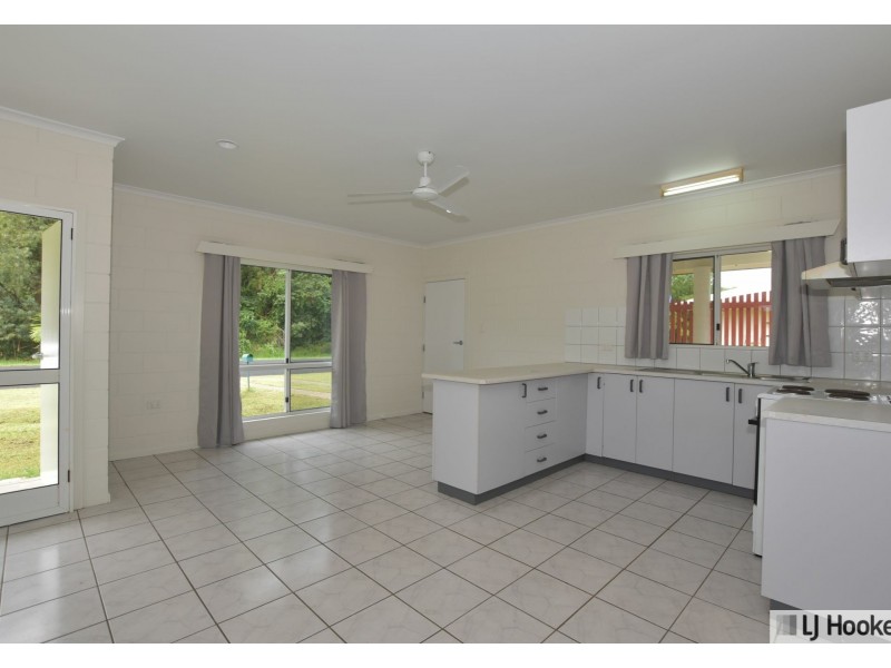 102 Tully Heads Road, Tully Heads QLD 4854