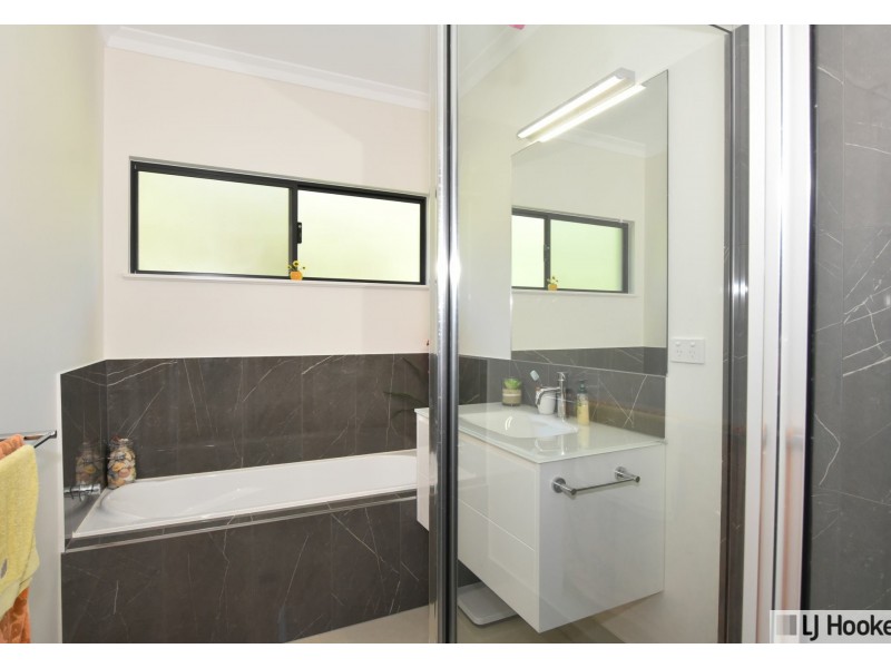 46 Pease Street, Tully QLD 4854