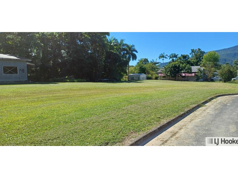 8 Millwood Street, Tully QLD 4854