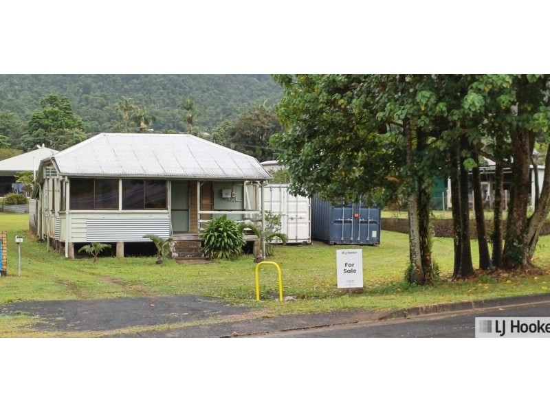19 Murray Street, Tully QLD 4854