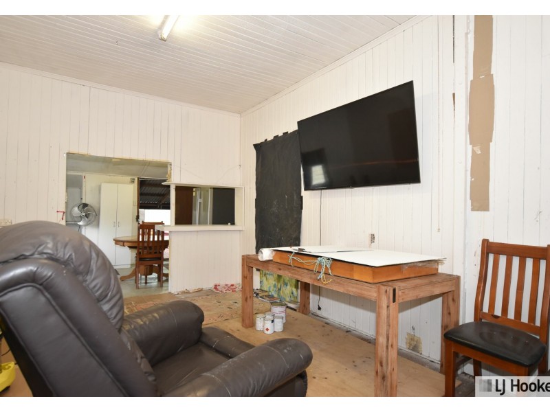 19 Murray Street, Tully QLD 4854