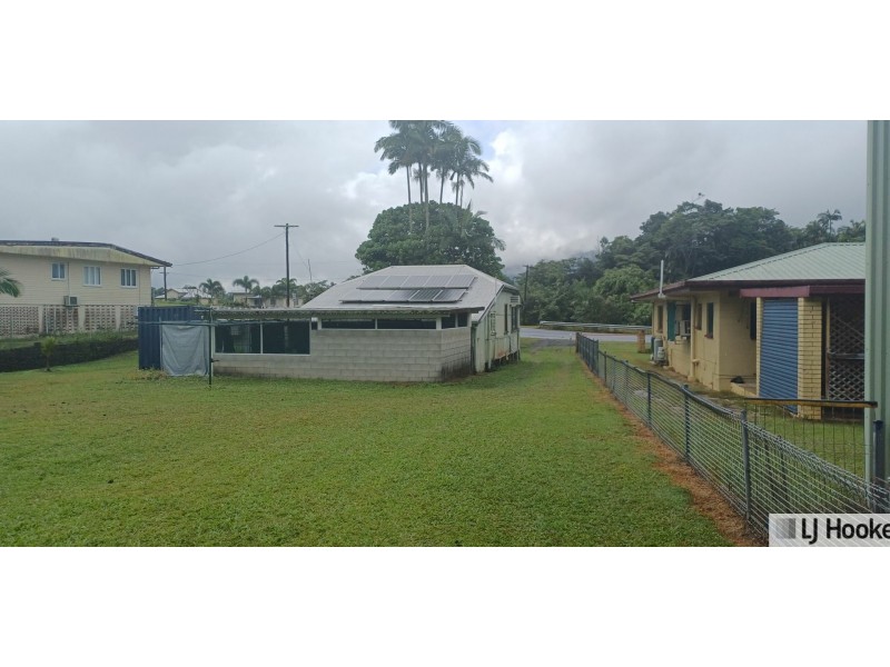 19 Murray Street, Tully QLD 4854