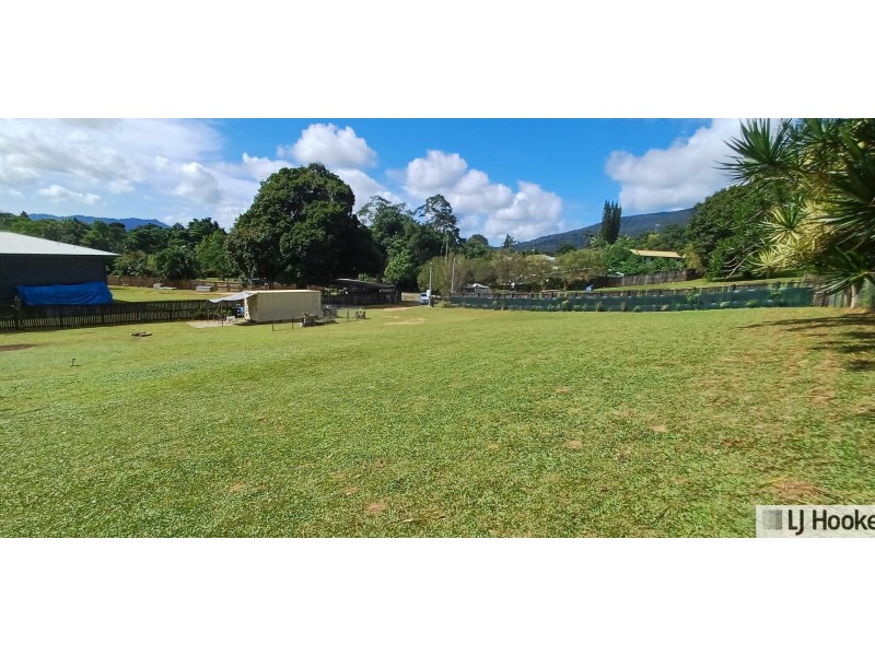 19B Bamber Street, Tully QLD 4854