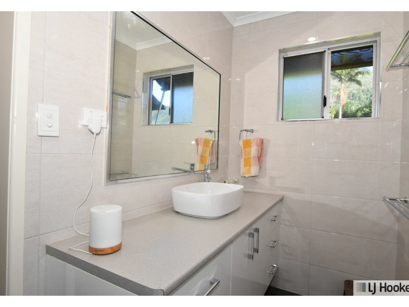 13 Bamber Street, Tully QLD 4854