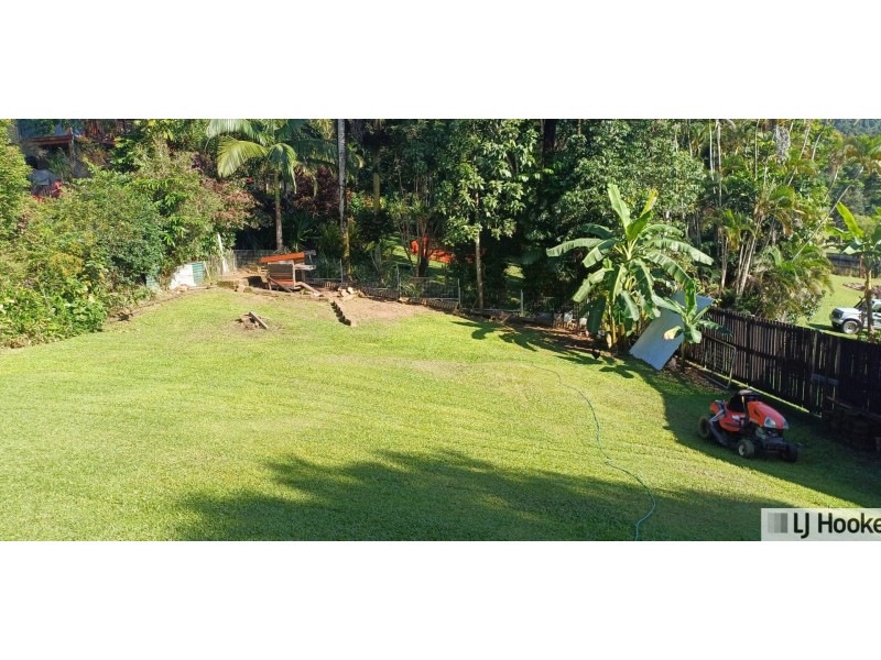 13 Bamber Street, Tully QLD 4854