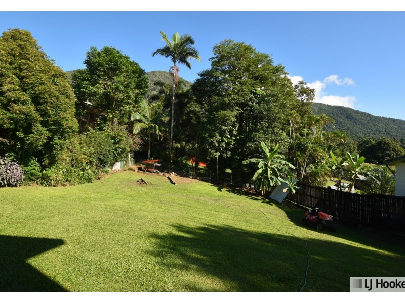 13 Bamber Street, Tully QLD 4854