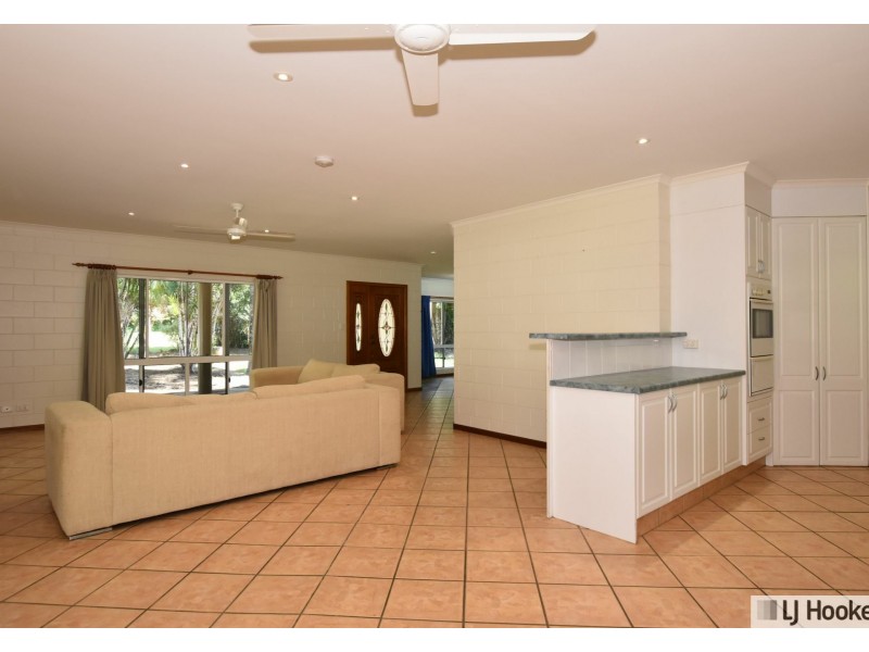 9 Abraham street, Tully QLD 4854