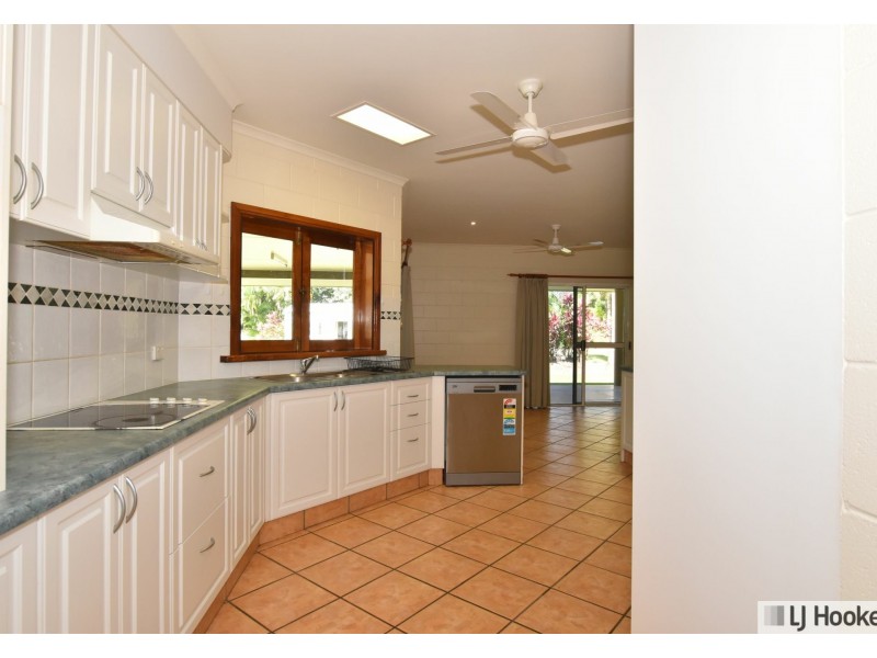 9 Abraham street, Tully QLD 4854