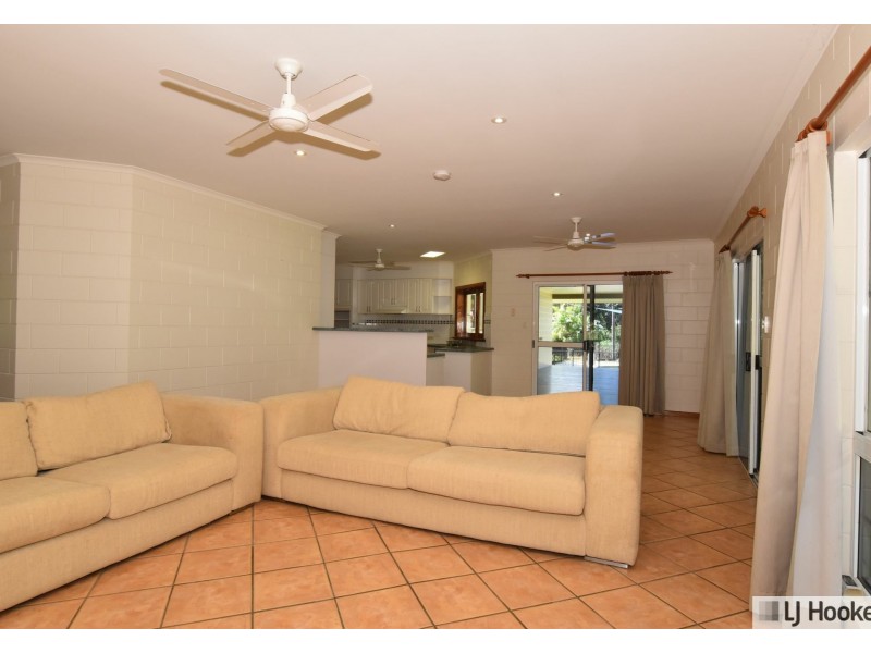 9 Abraham street, Tully QLD 4854