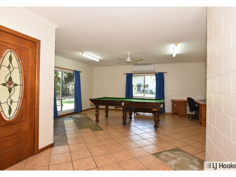 9 Abraham street, Tully QLD 4854