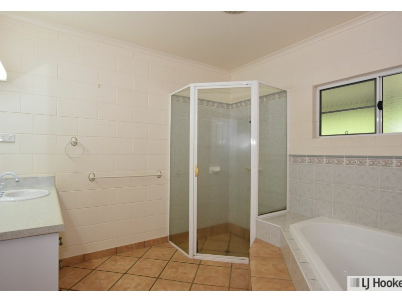 9 Abraham street, Tully QLD 4854