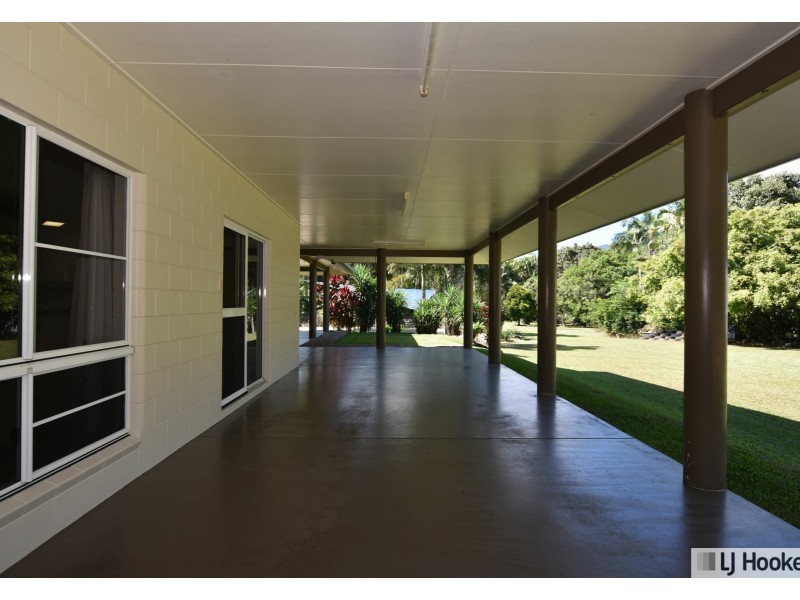 9 Abraham street, Tully QLD 4854