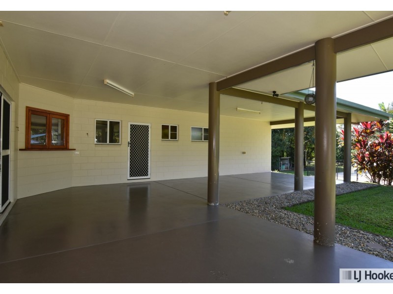 9 Abraham street, Tully QLD 4854