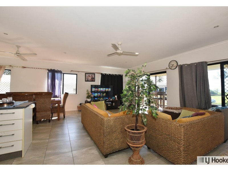 29 Taylor street, Tully Heads QLD 4854