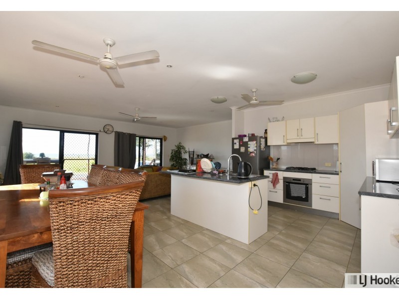 29 Taylor street, Tully Heads QLD 4854