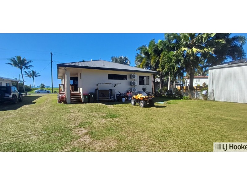 29 Taylor street, Tully Heads QLD 4854