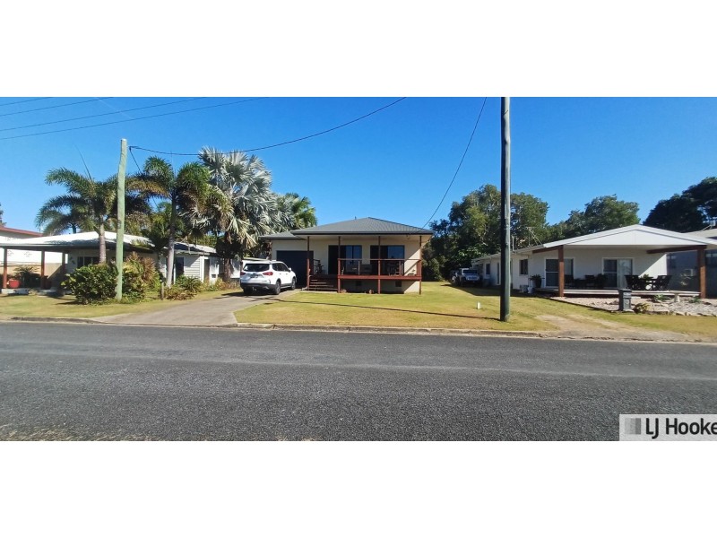 29 Taylor street, Tully Heads QLD 4854