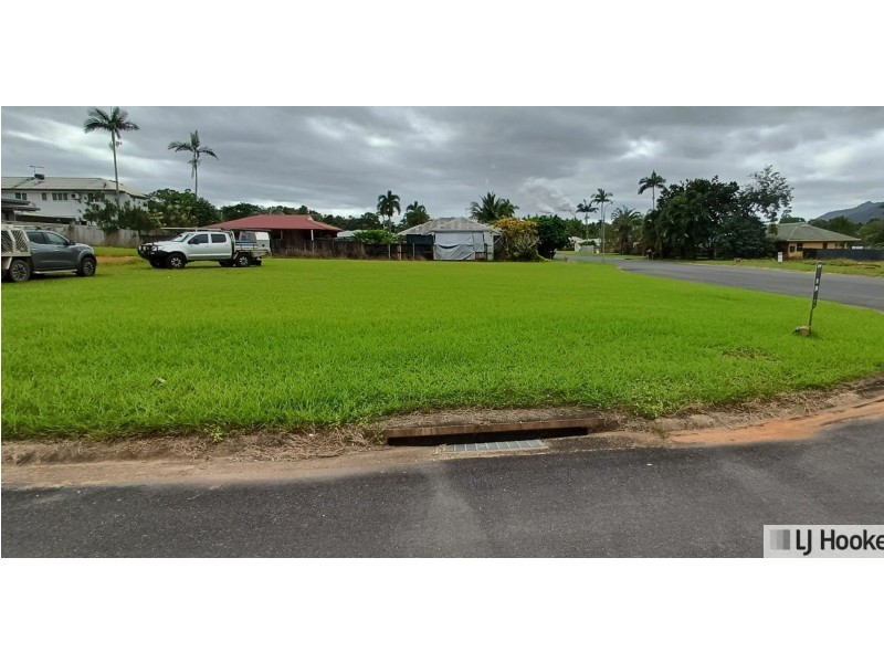 2 Gourley Street, Tully QLD 4854