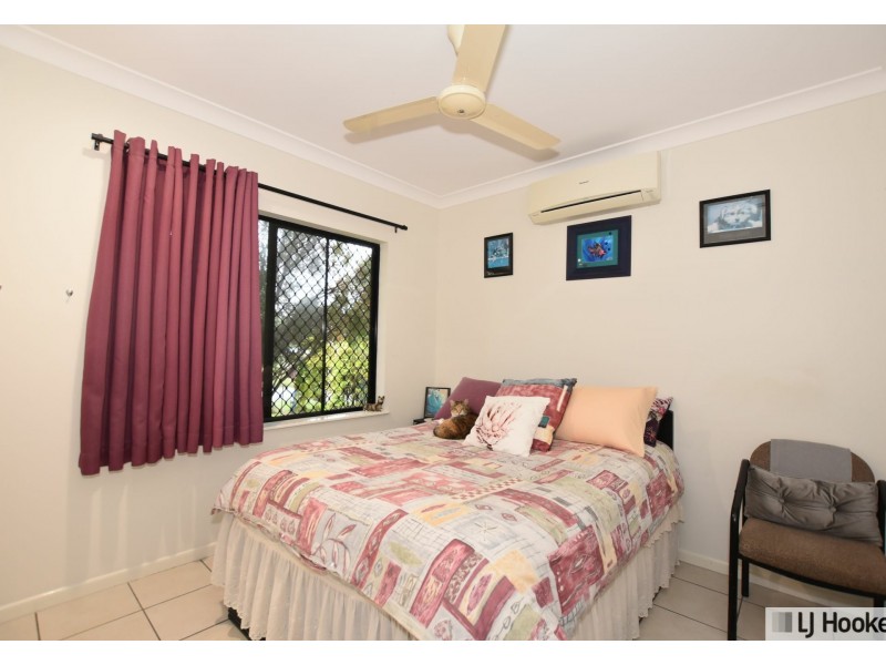 30 Pease Street, Tully QLD 4854