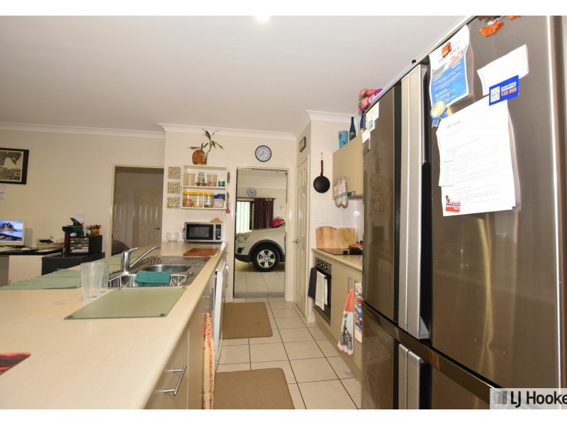 30 Pease Street, Tully QLD 4854