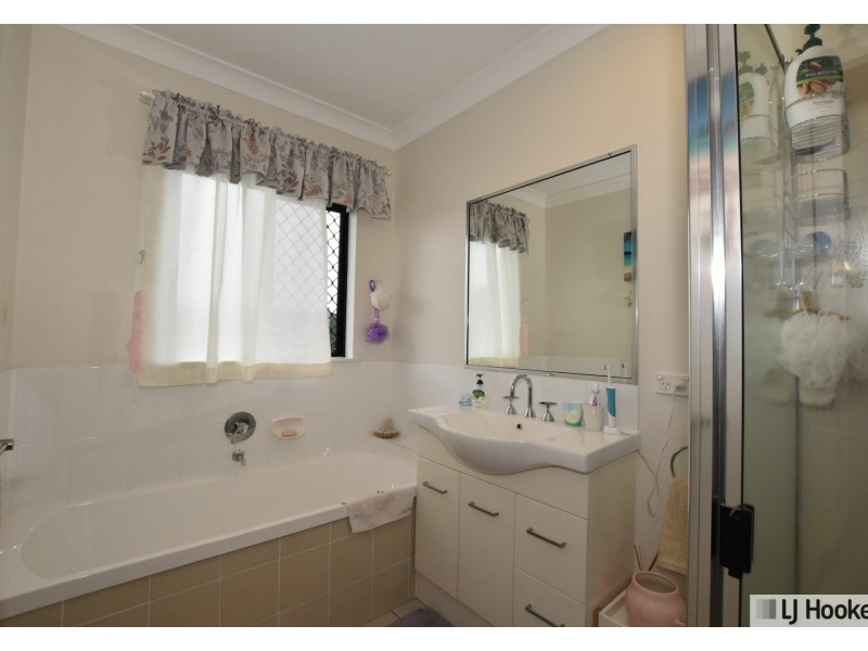 30 Pease Street, Tully QLD 4854