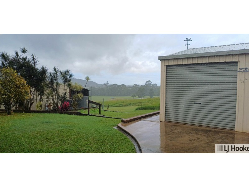 30 Pease Street, Tully QLD 4854