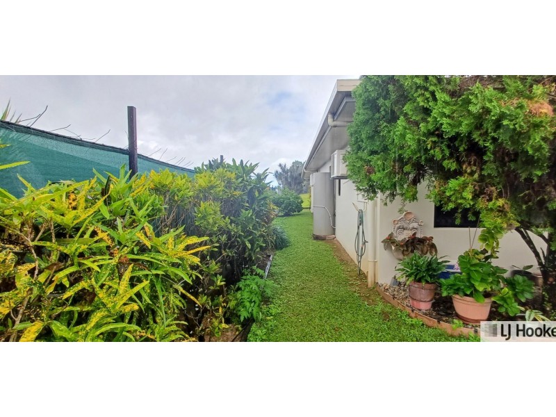 30 Pease Street, Tully QLD 4854