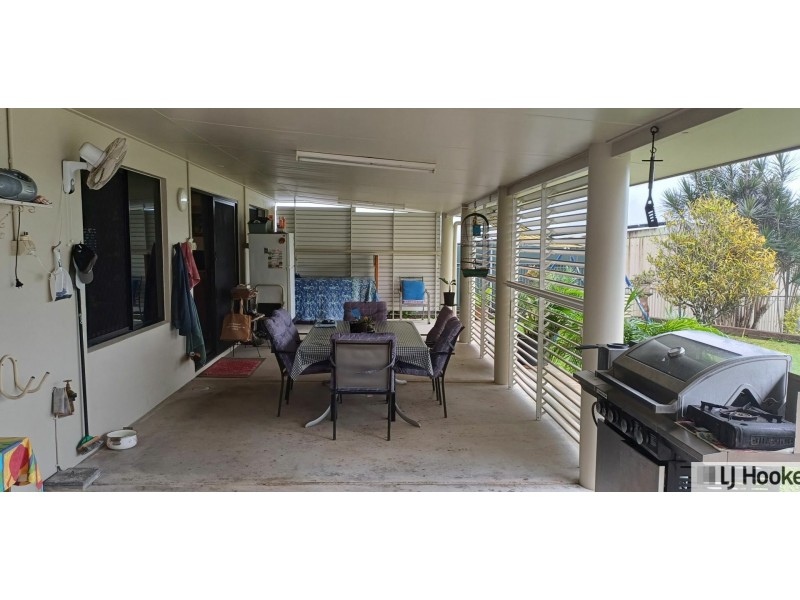 30 Pease Street, Tully QLD 4854