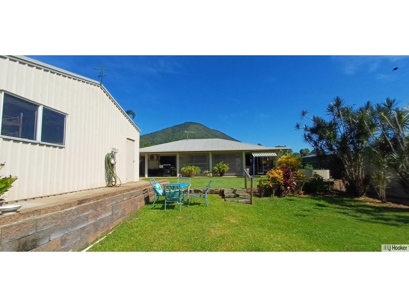 30 Pease Street, Tully QLD 4854