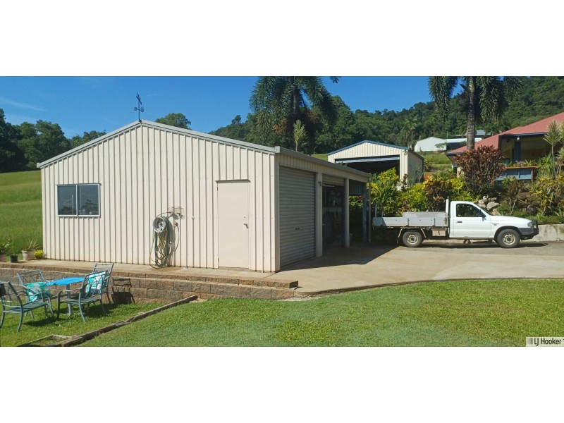 30 Pease Street, Tully QLD 4854
