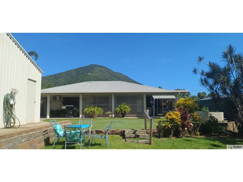 30 Pease Street, Tully QLD 4854