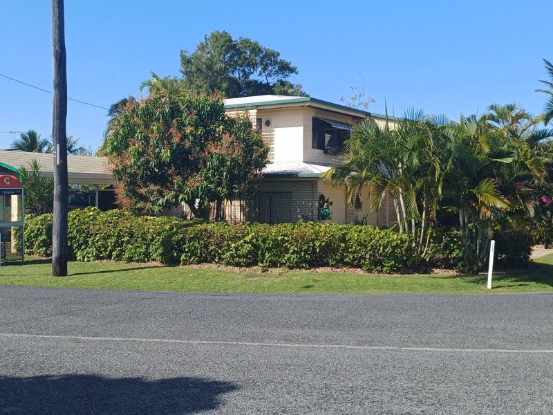 66 Taylor street, Tully Heads QLD 4854