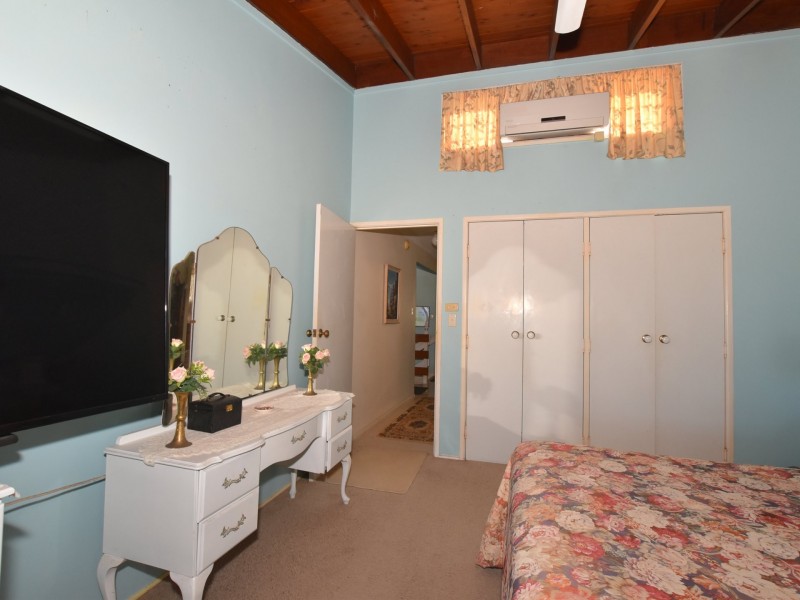 66 Taylor street, Tully Heads QLD 4854