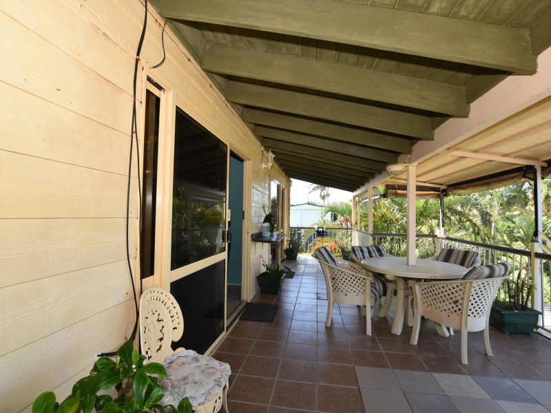 66 Taylor street, Tully Heads QLD 4854