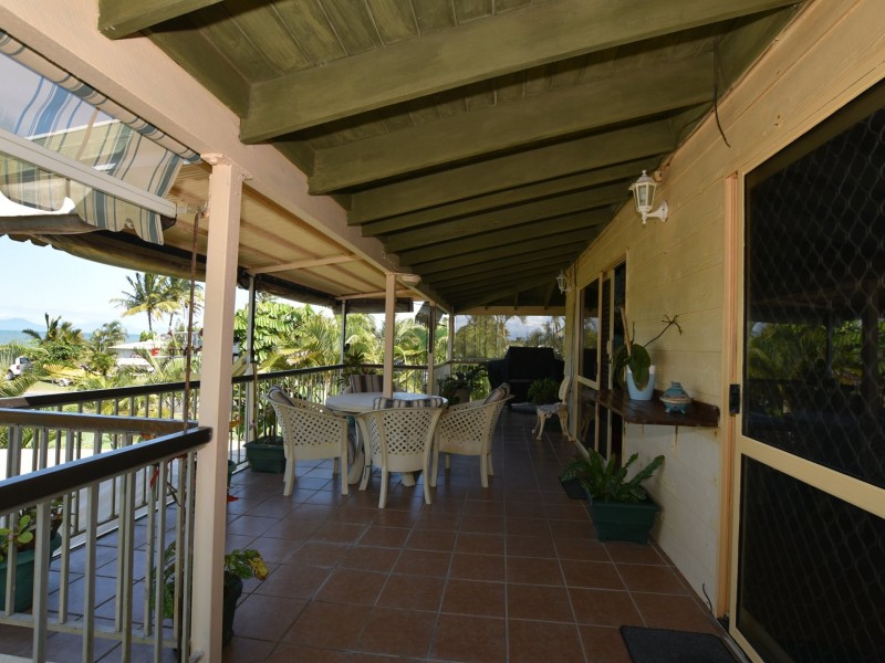 66 Taylor street, Tully Heads QLD 4854