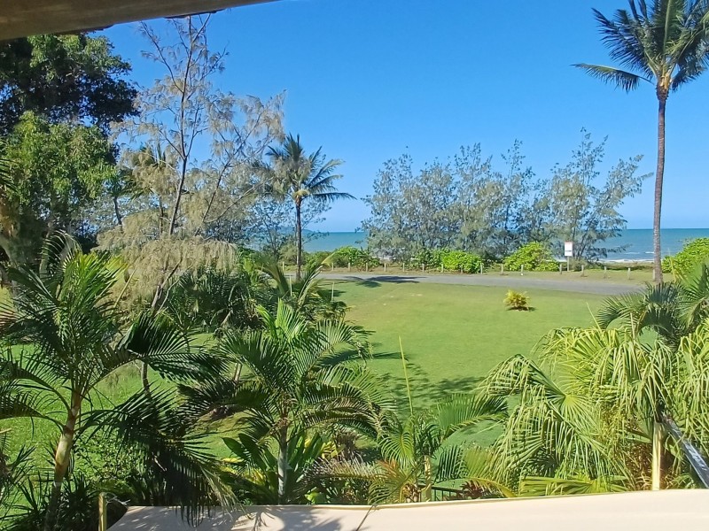 66 Taylor street, Tully Heads QLD 4854