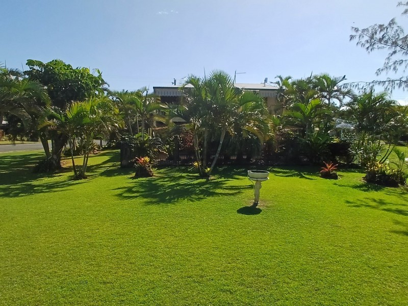 66 Taylor street, Tully Heads QLD 4854