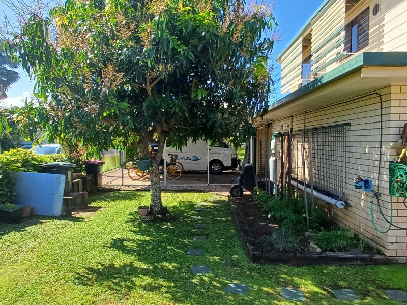 66 Taylor street, Tully Heads QLD 4854