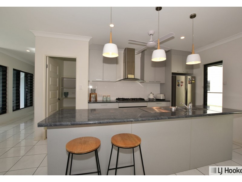 8 Paperbark Street, Tully Heads QLD 4854