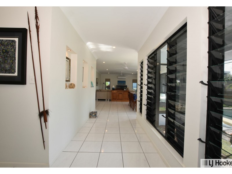 8 Paperbark Street, Tully Heads QLD 4854