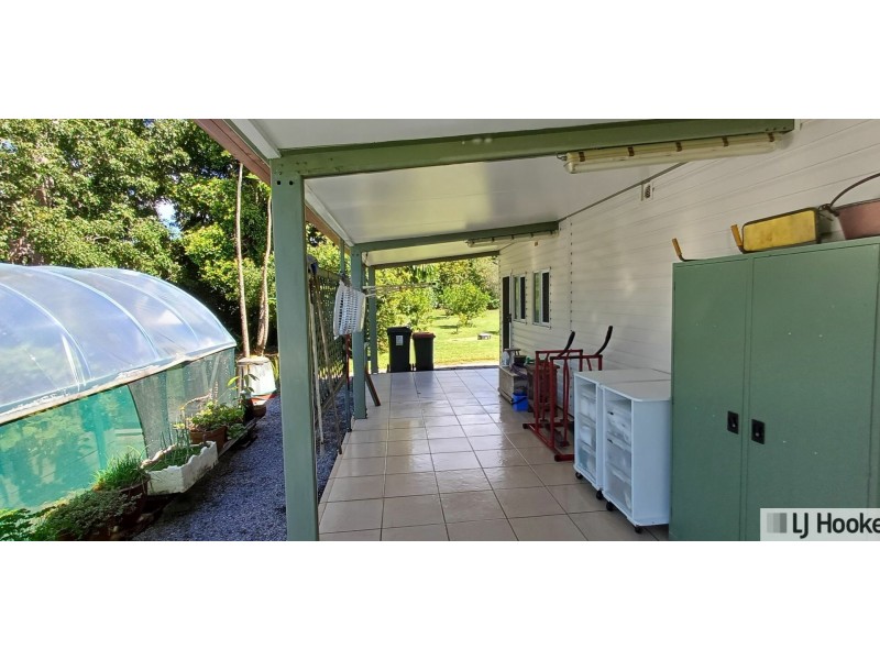 62 Vipiana Dr, Tully Heads QLD 4854