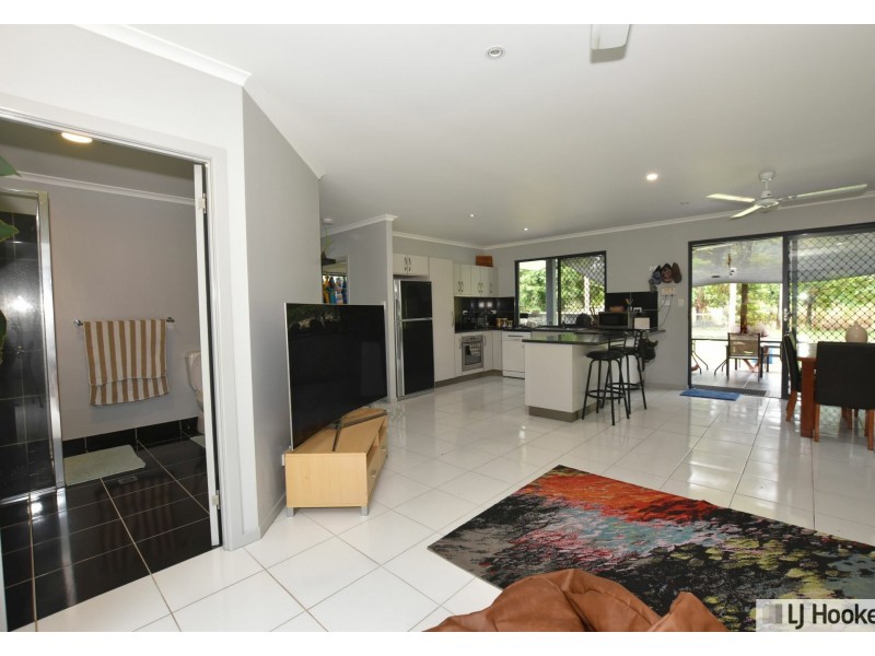 1367 Old Tully Road, Maadi QLD 4855