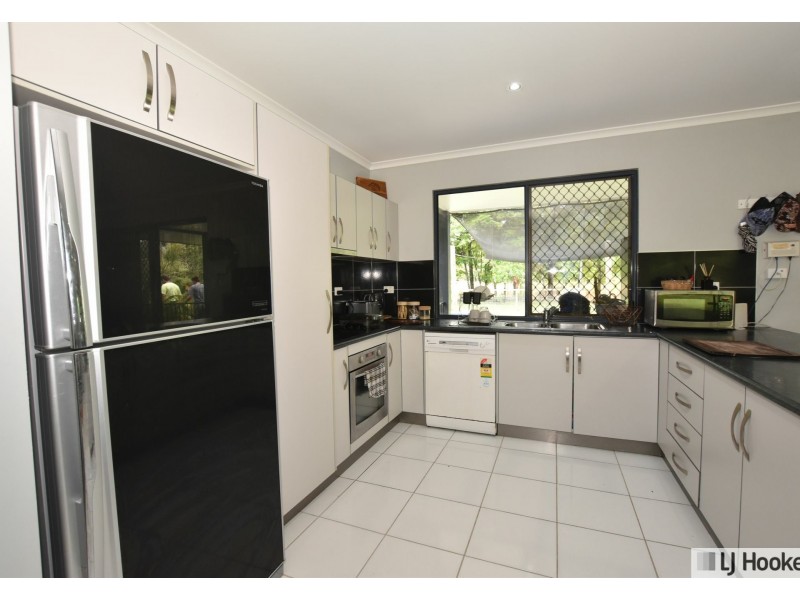 1367 Old Tully Road, Maadi QLD 4855