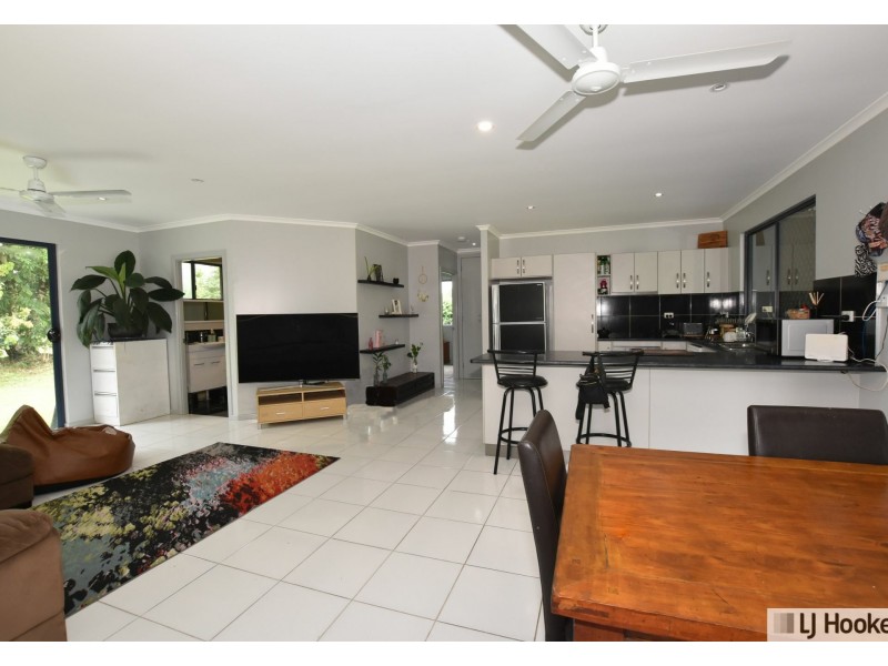 1367 Old Tully Road, Maadi QLD 4855
